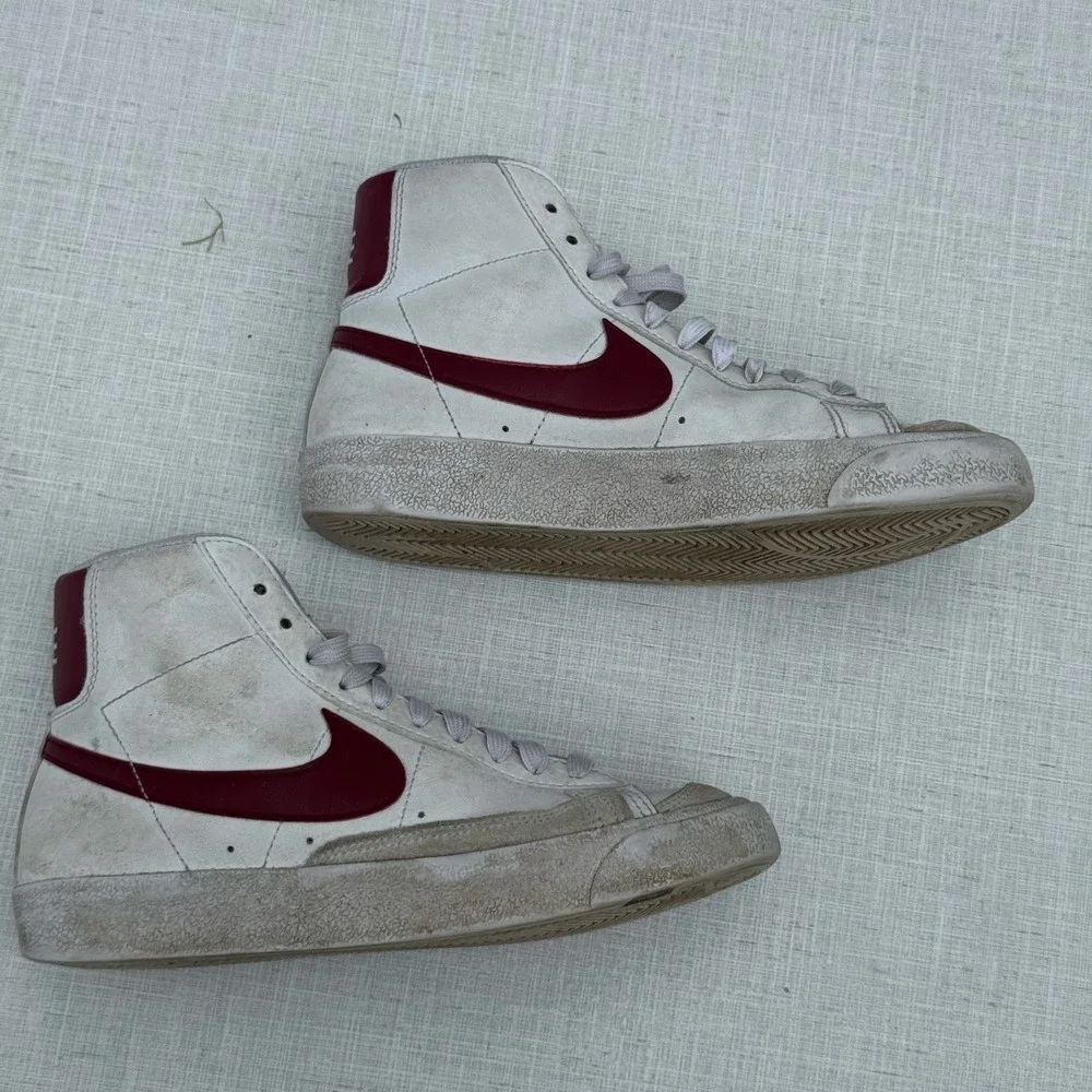 Nike Blazer Mid 77 Vintage‎ High Top Sneakers Shoes Red White Size 4.5Y Retro